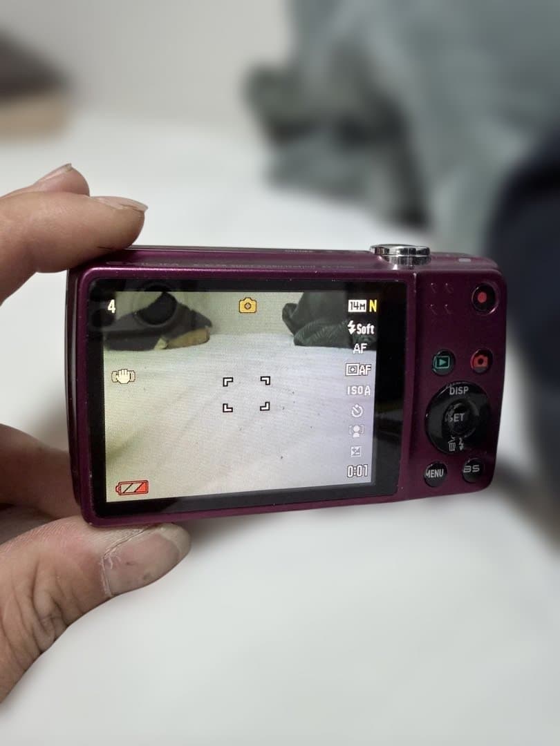 CASIO EXILIM 14.1メガピクセル コンパクトデジタルカメラ