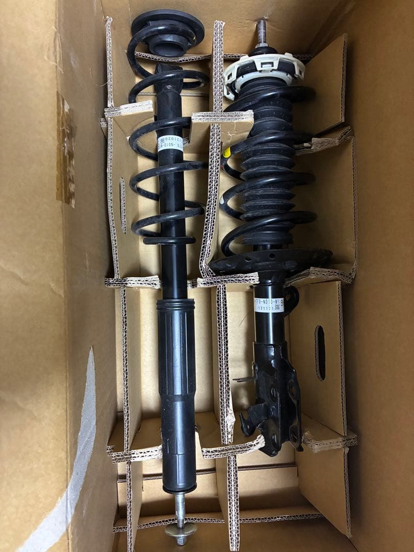 フィット ge8 純正ショック　年式2011年3月