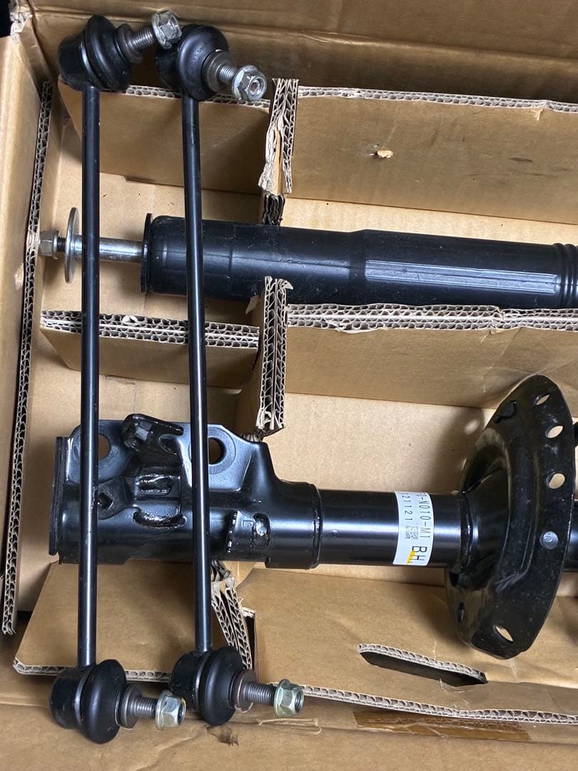 フィット ge8 純正ショック　年式2011年3月