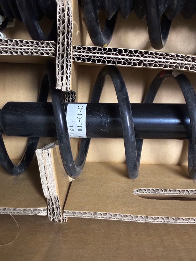 フィット ge8 純正ショック　年式2011年3月