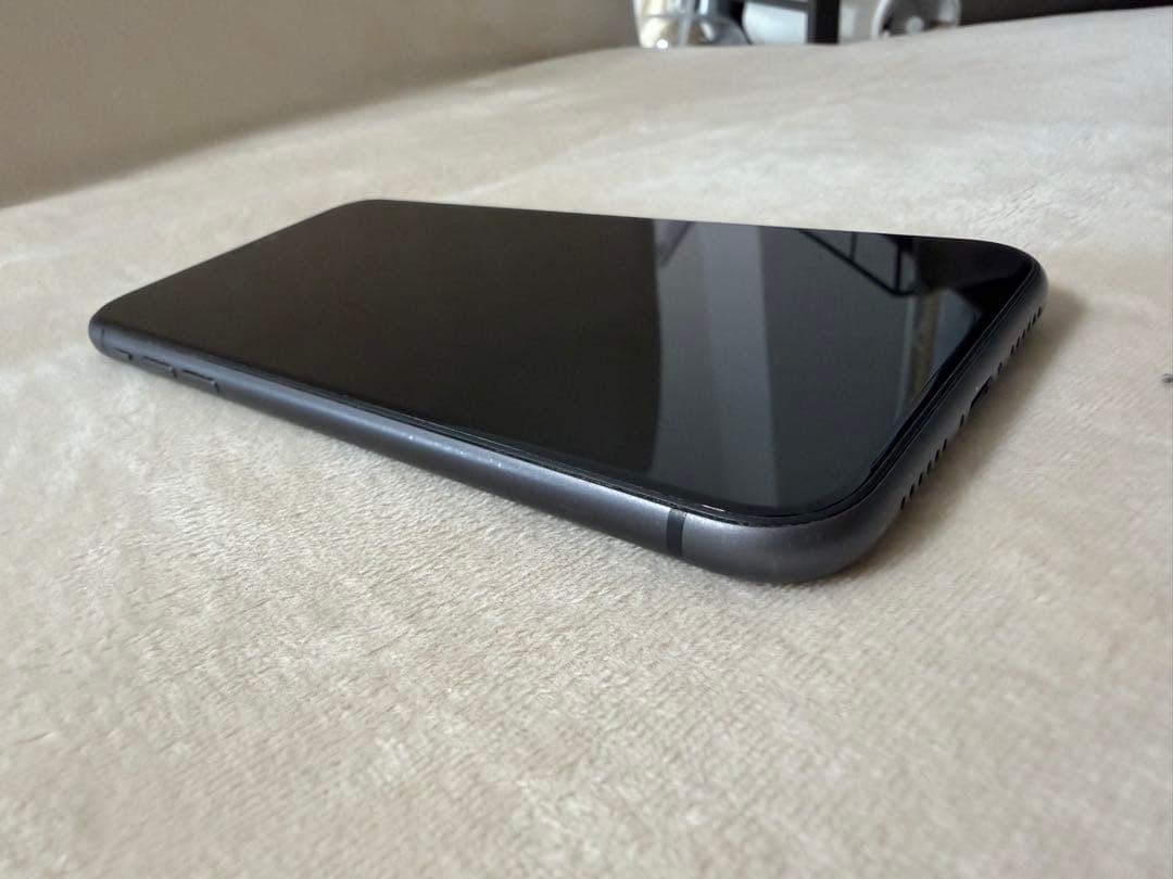 【美品】Apple iPhone 11 128GB ブラック