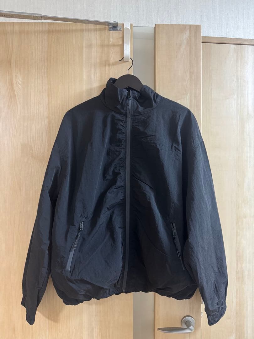 新品未着用　todayful風アウター　軽くて羽織りやすいブラックのアウター