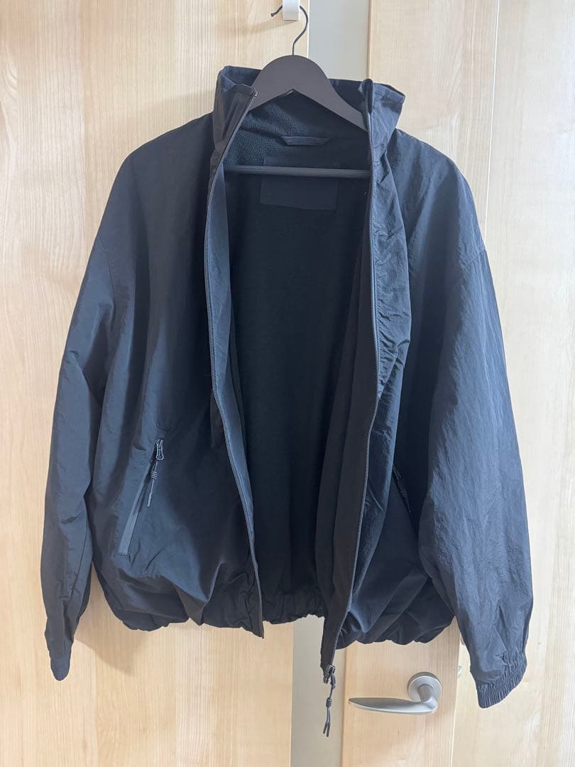 新品未着用　todayful風アウター　軽くて羽織りやすいブラックのアウター