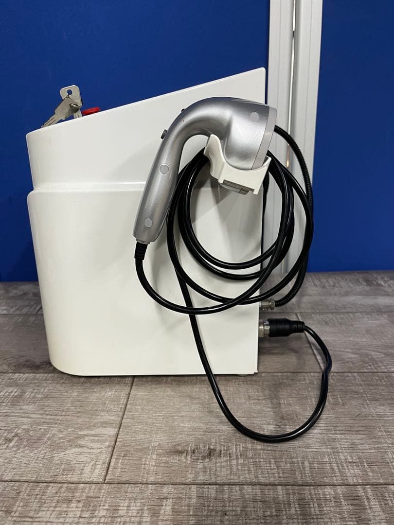 ヴァリュゲイツ　CABI COMPACT 痩身機器 ホワイト