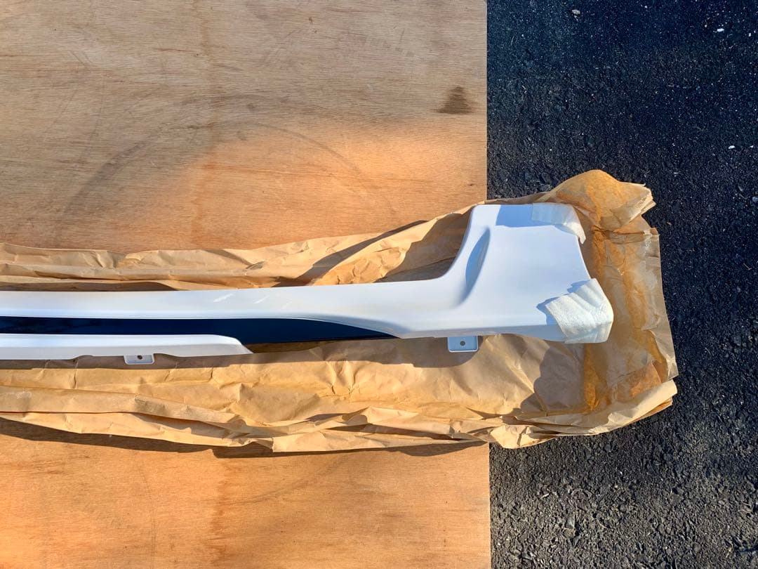 モデリスタ プリウス 50 右サイドスカート ZVW50/ZVW51/ZVW55