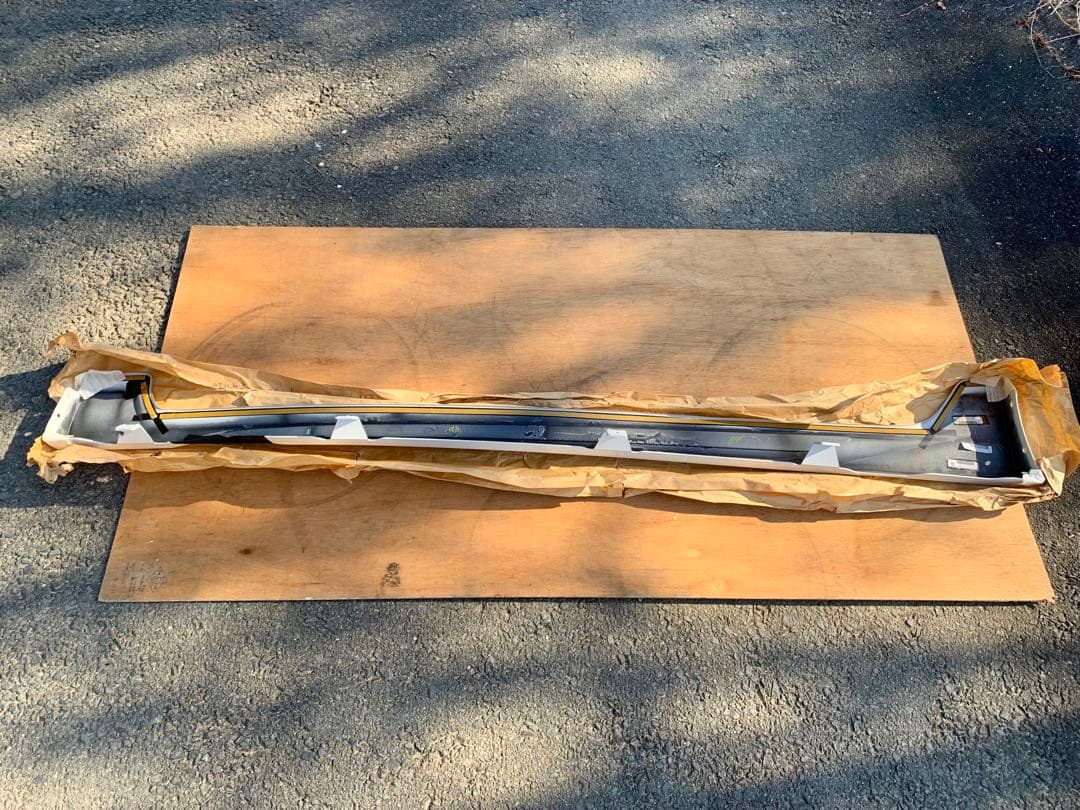 モデリスタ プリウス 50 右サイドスカート ZVW50/ZVW51/ZVW55