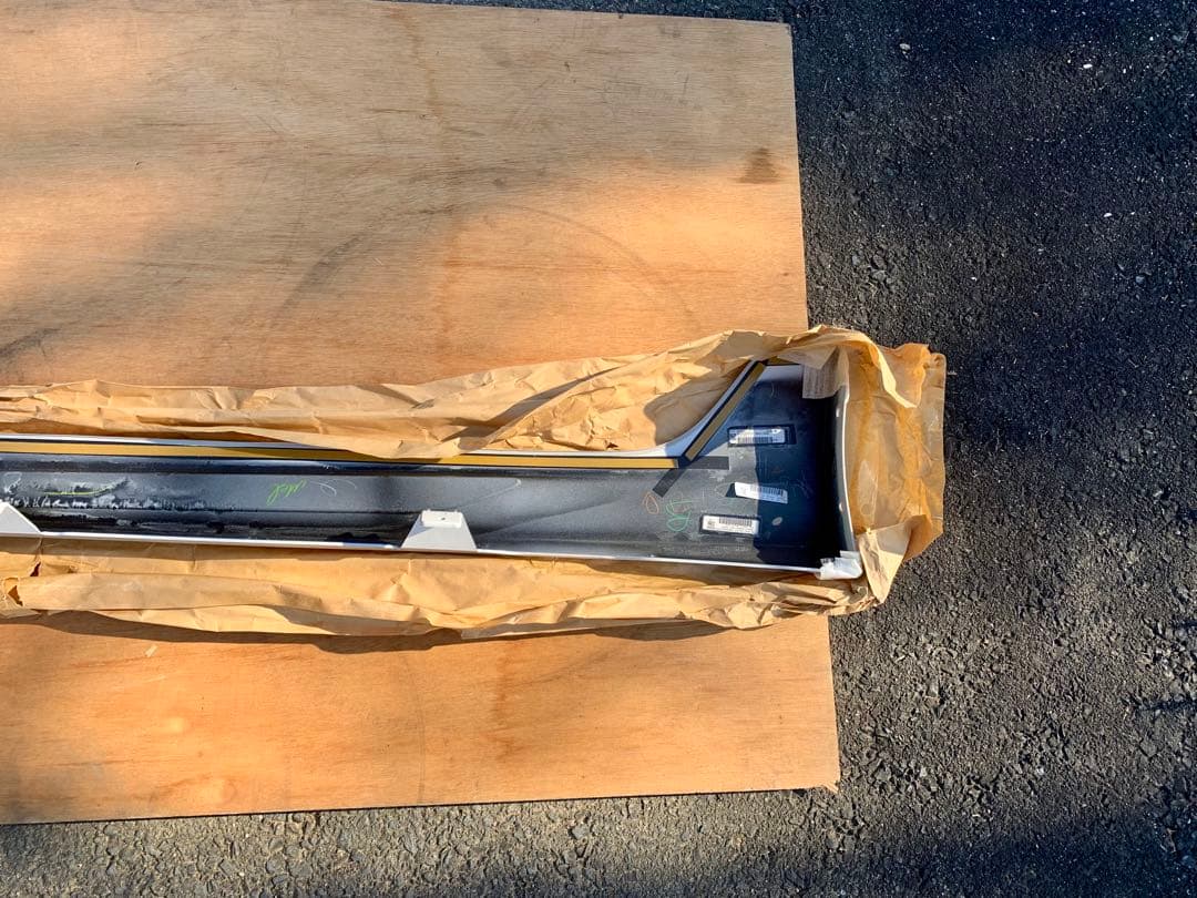 モデリスタ プリウス 50 右サイドスカート ZVW50/ZVW51/ZVW55