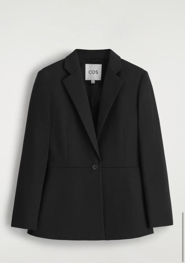 【発送スケsale】COS ブラック テーラードジャケット