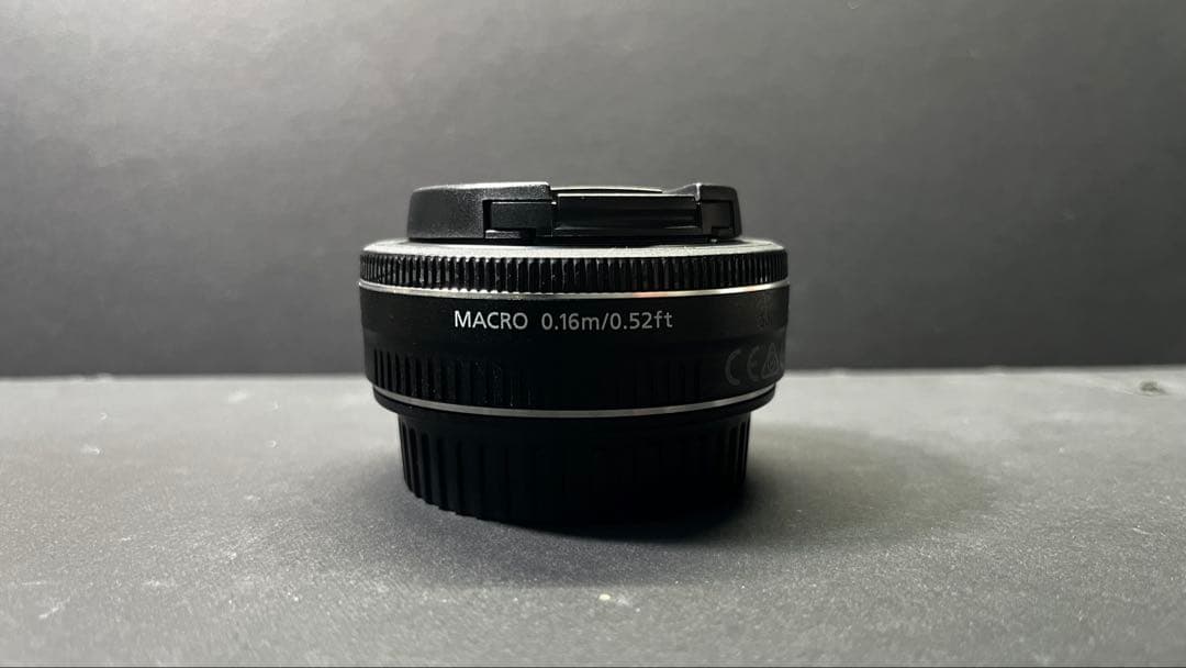 Canon EF-S 24mm f/2.8 STM レンズ