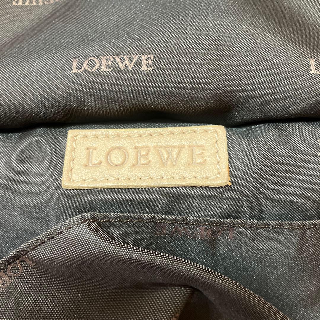 ゆな LOEWE ナッパアイレ イエローとベージュのバッグ 限定カラー