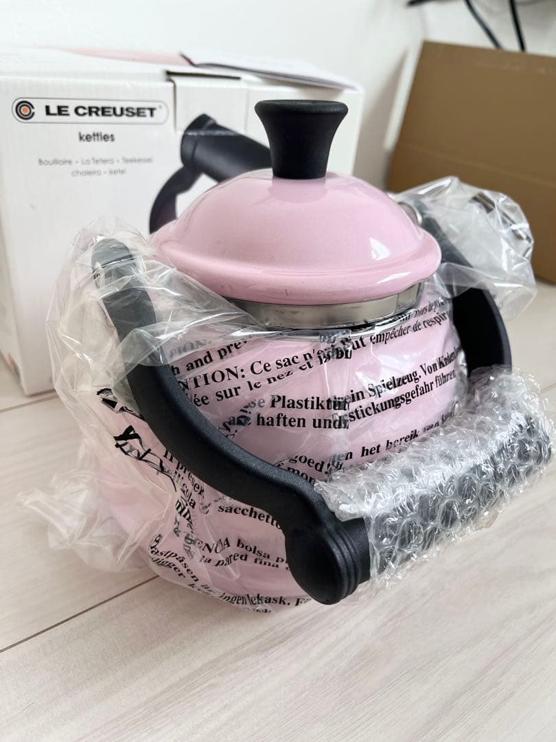 《新品未使用》ル・クルーゼ/ ピンク /ケトル/デミ/1.1L