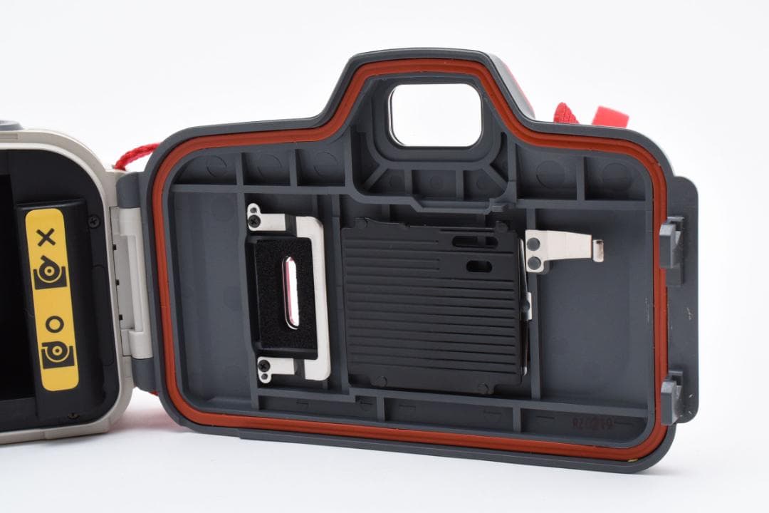 フィルムカメラ CANON SURE SHOT WP-1 32mm F3.5 Y194