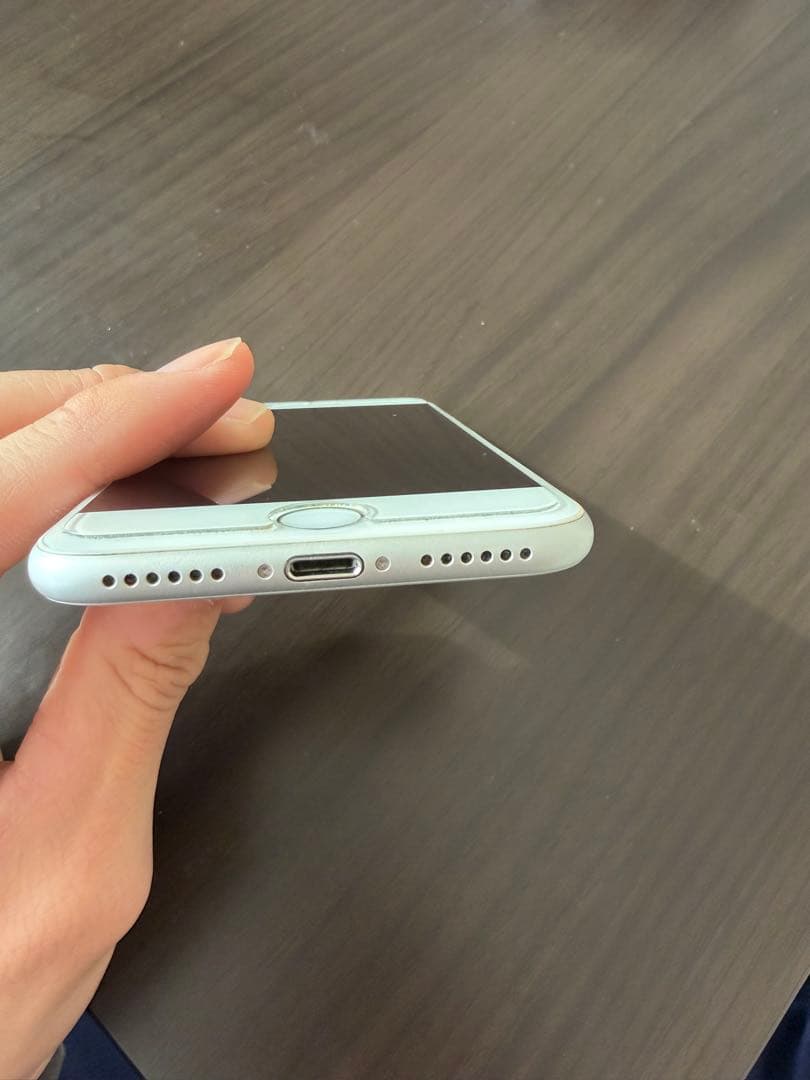 【美品]】Apple iPhone 7 シルバー 128GB