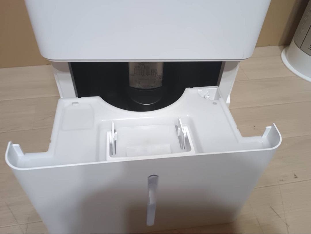 タンスのゲン　除湿機 QL13 最大35L/日　動作良好