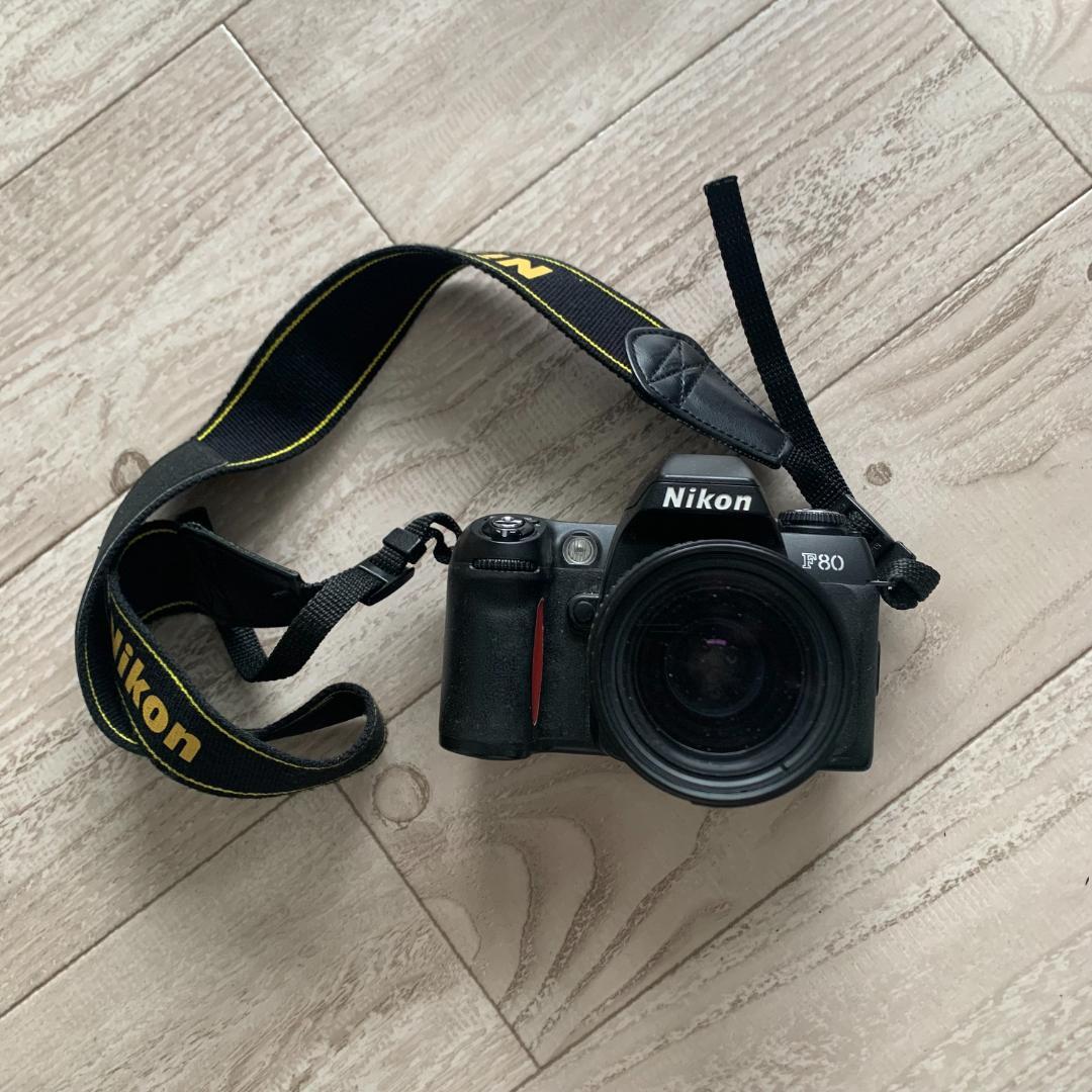 【現状品】Nikon F80 一眼レフ 35mmフィルムカメラ ストラップ付