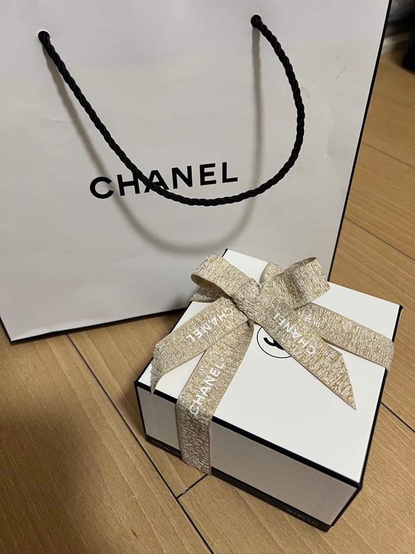 シャネル　CHANEL レ　ゼクスクルジフ　フレッシュ　ボディクリーム