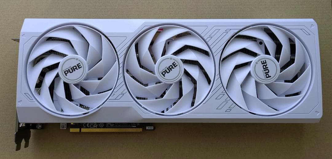グラフィックボード・グラボ・ビデオカード SAPPHIRE PURE Radeon RX 7700 XT