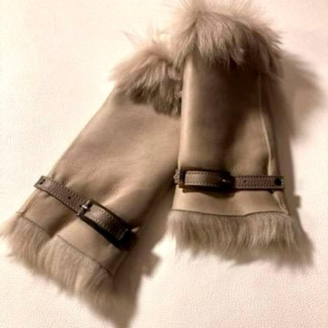 ま*ち様 【未使用級】カールドノヒュー　ラムスキン ムートングローブ アームウォ