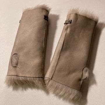 ま*ち様 【未使用級】カールドノヒュー　ラムスキン ムートングローブ アームウォ