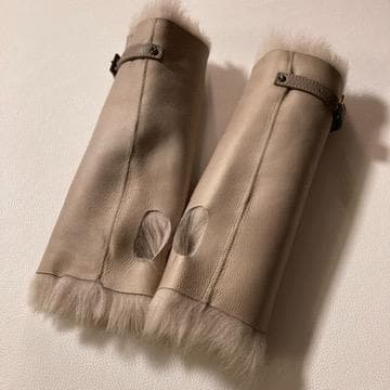 ま*ち様 【未使用級】カールドノヒュー　ラムスキン ムートングローブ アームウォ