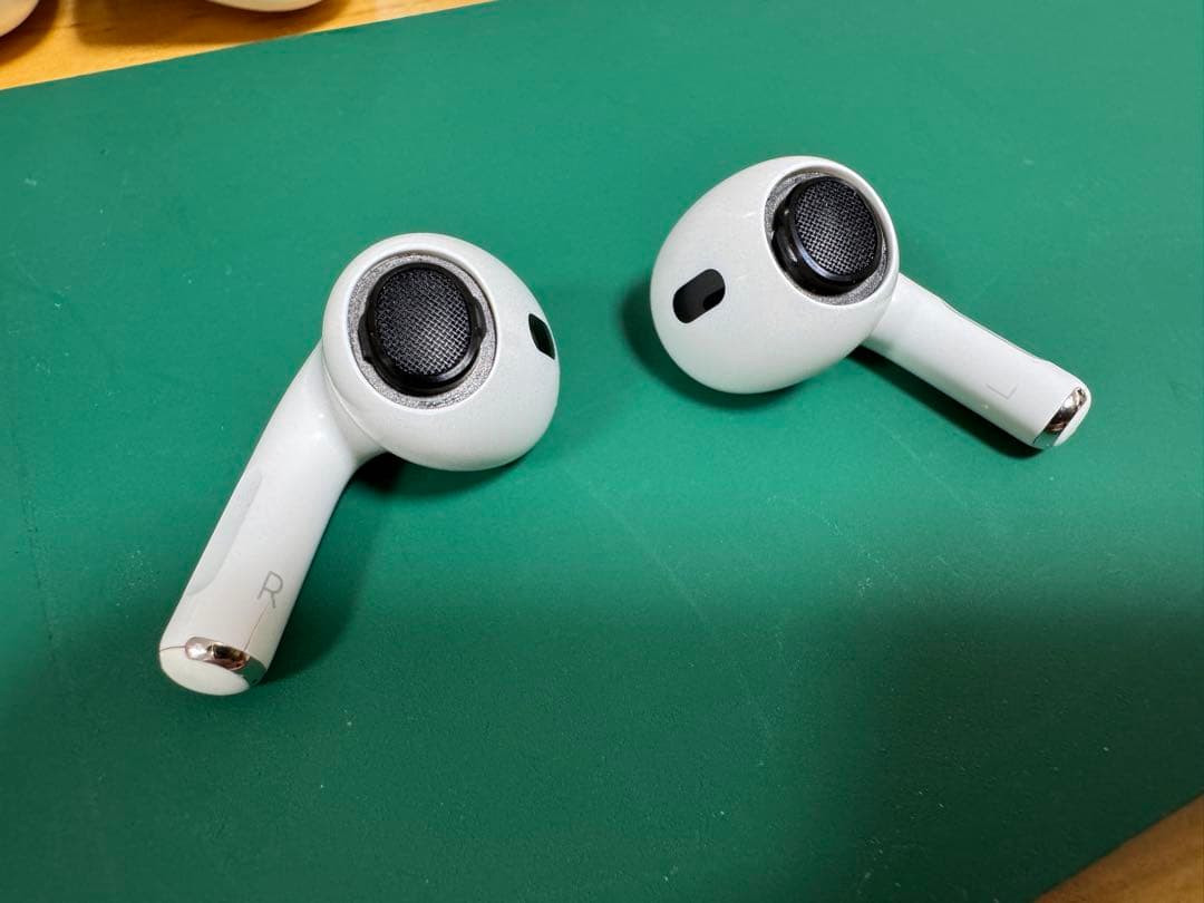AirPods Pro 2 本体 充電ケース付き Lightningモデル