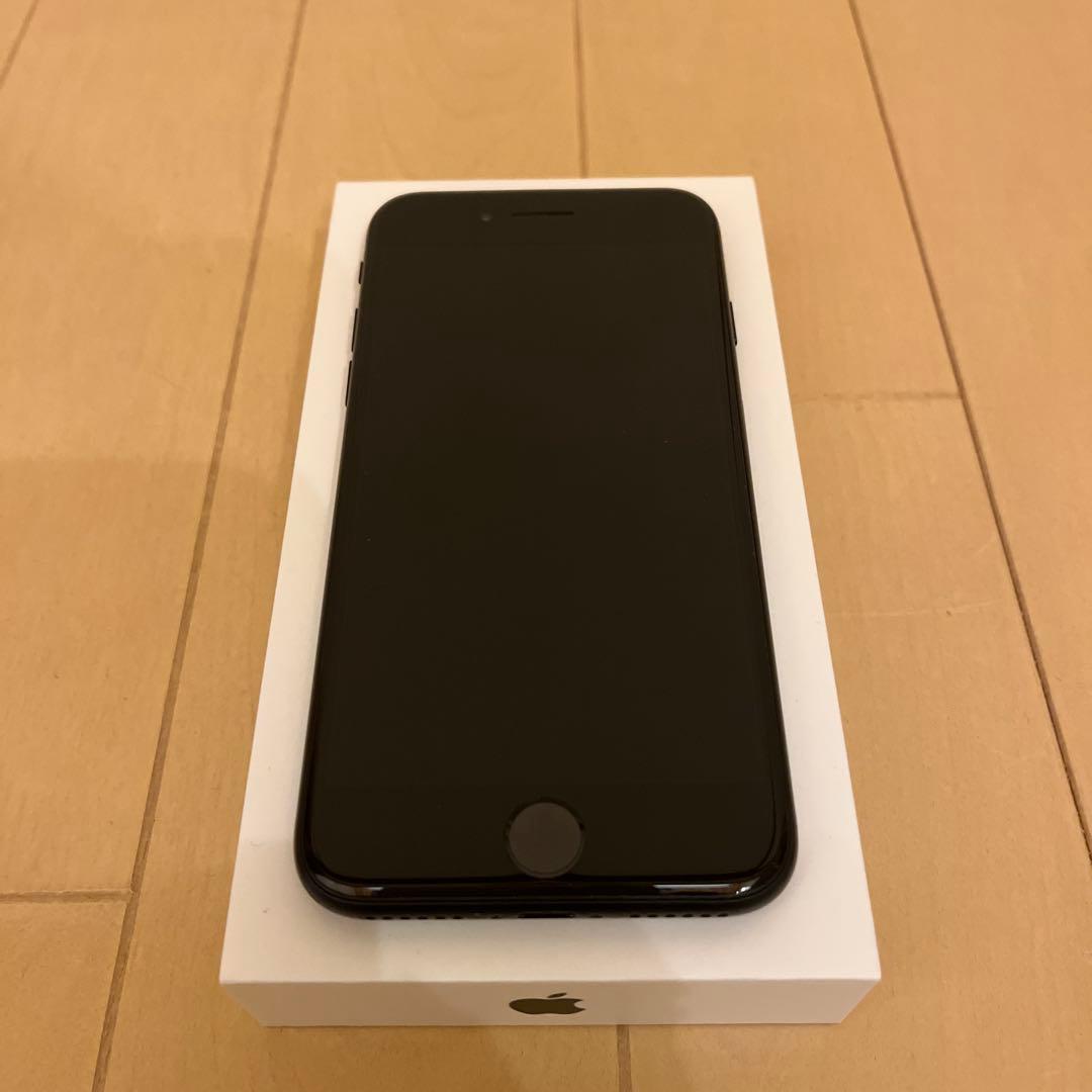 iPhone SE (第3世代) ミッドナイト　64 GB