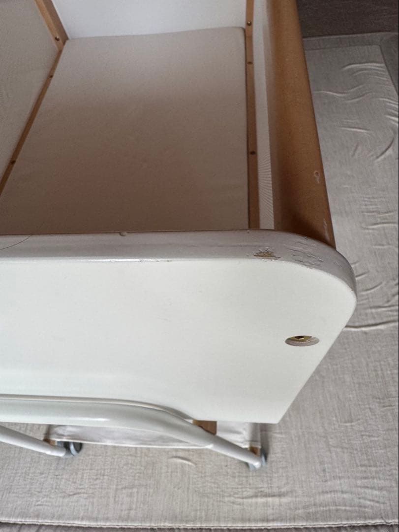 ベビーベッド　リリワゴン2 ホワイト