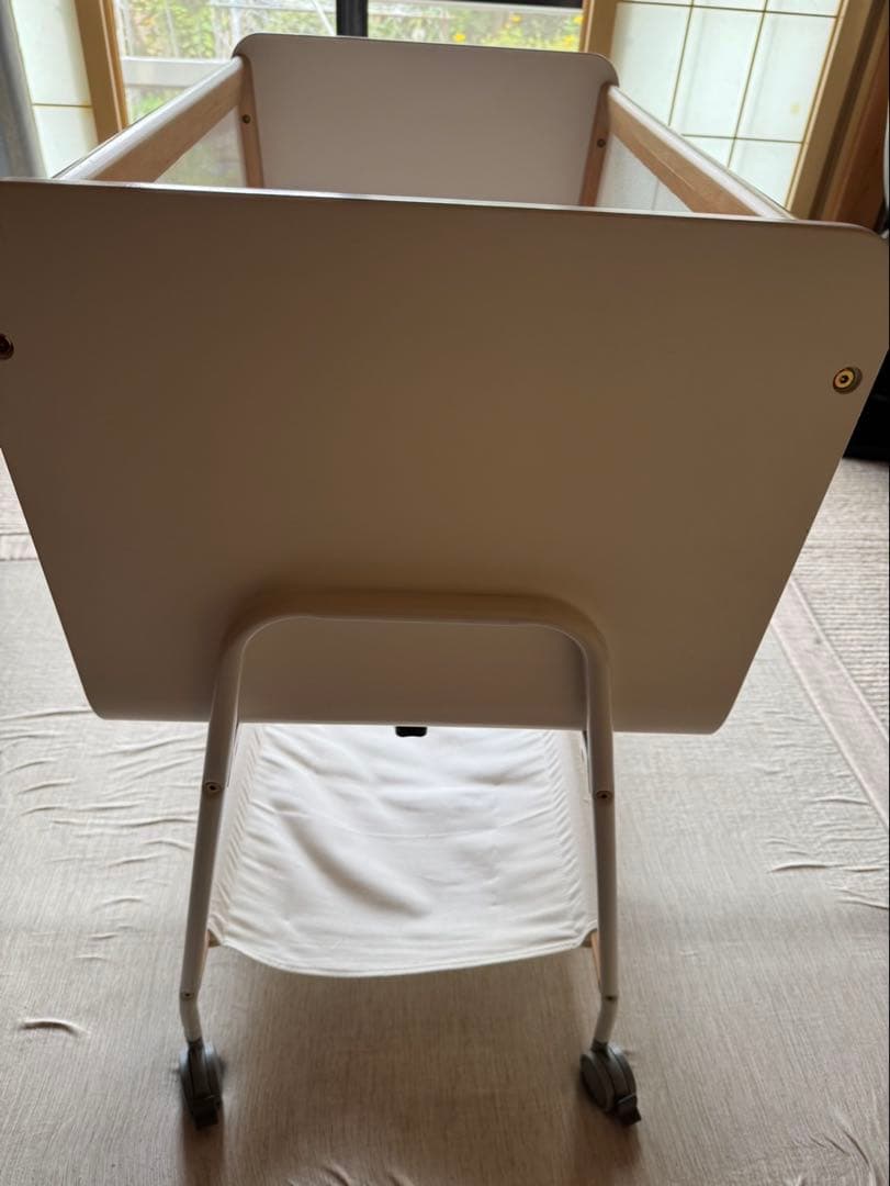 ベビーベッド　リリワゴン2 ホワイト