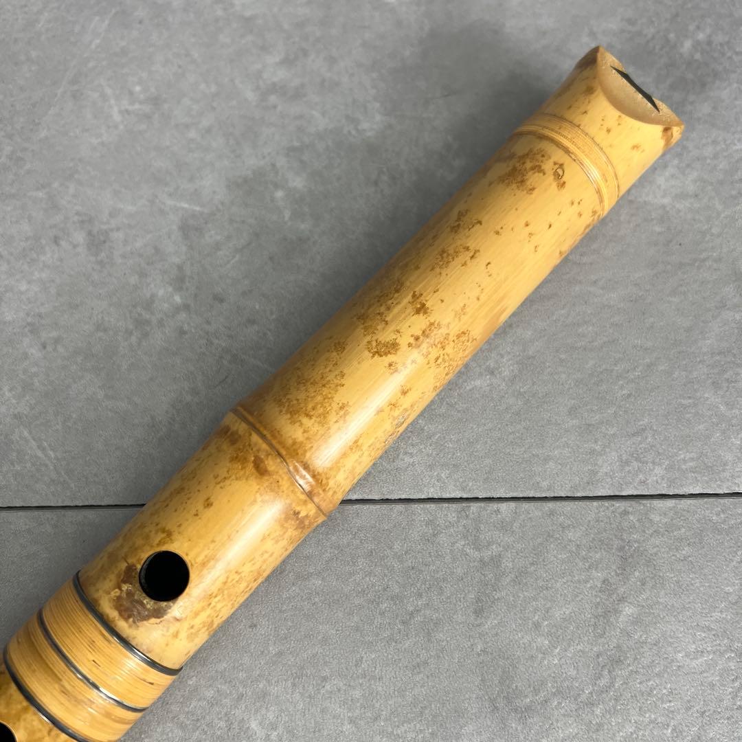 人気　尺八　琴古流　バチ型　銘あり　竹治　1印　1尺3寸　5孔　銀三線　真竹　漆