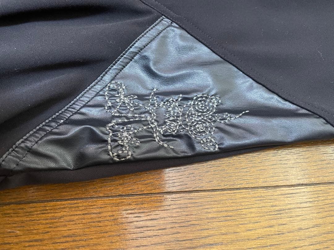 アルベロベロフレアパンツ 黒 刺繍付き