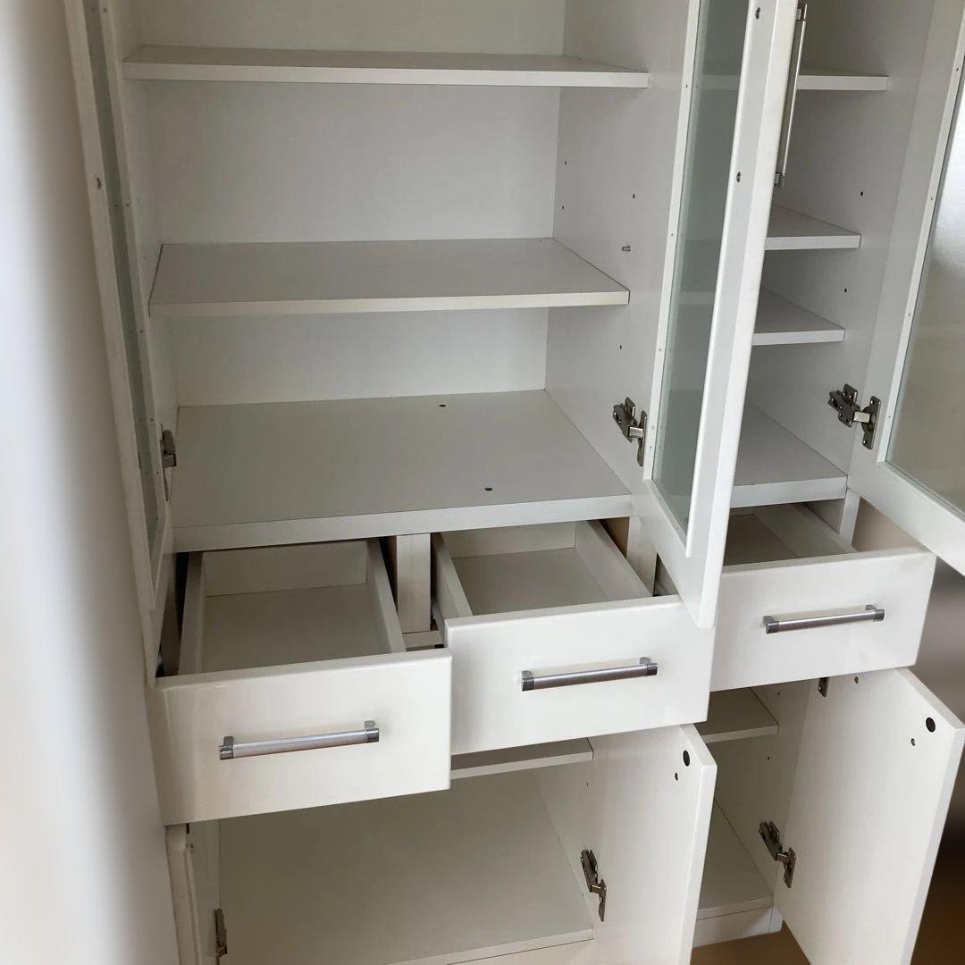 ニトリホワイト食器棚 ガラス扉付き