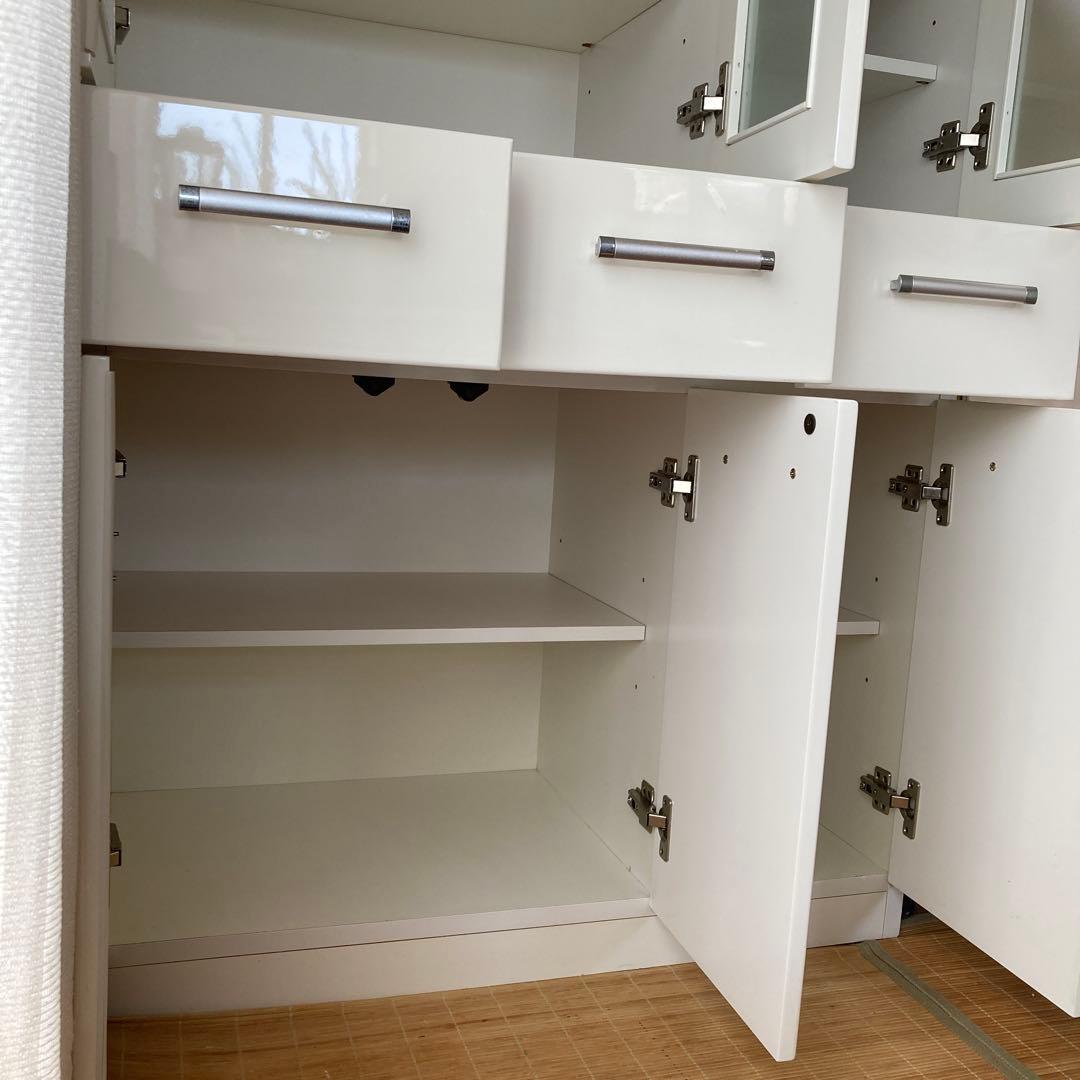 ニトリホワイト食器棚 ガラス扉付き