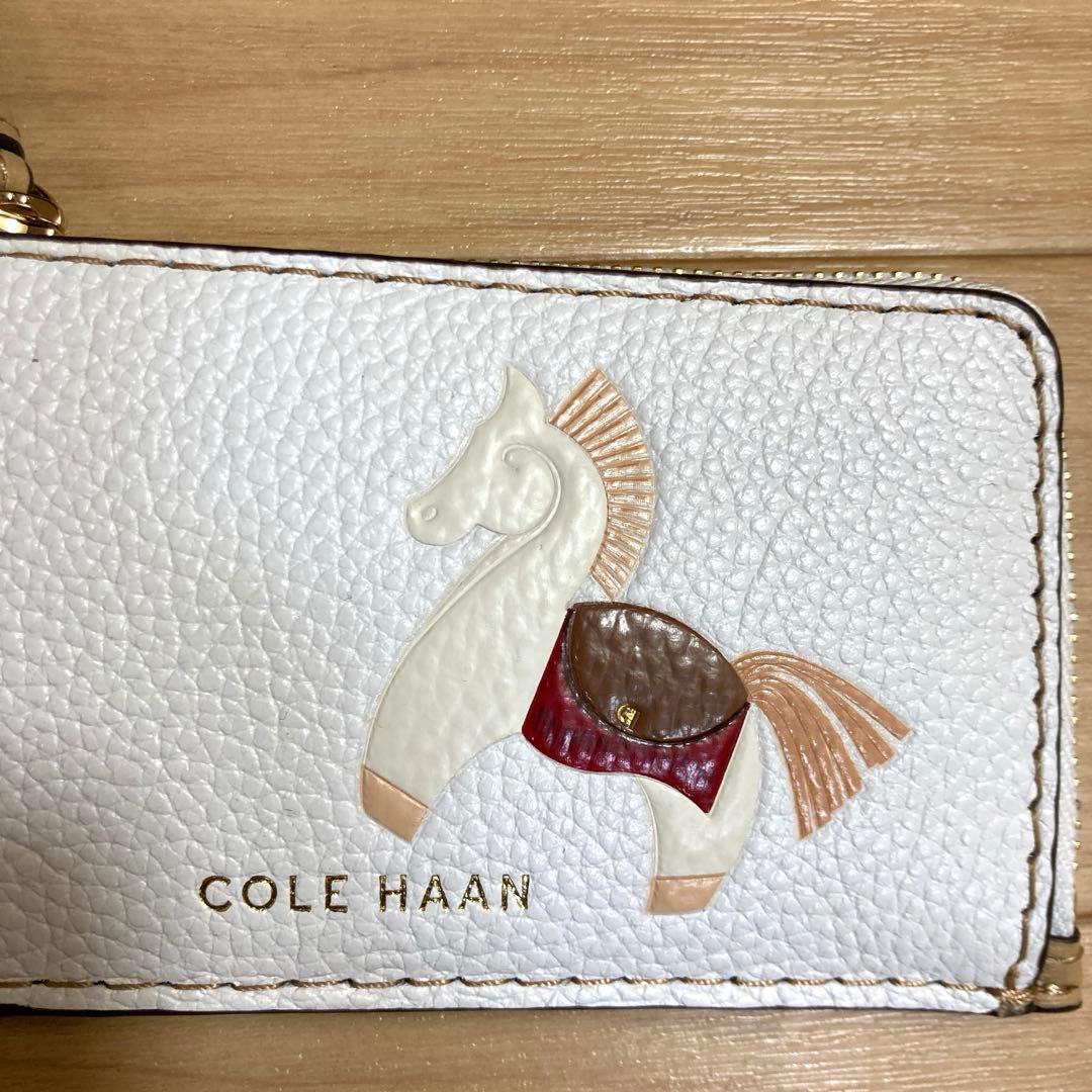 新品未使用　COLE HAAN カードケース　干支　馬　午年　白　ケース