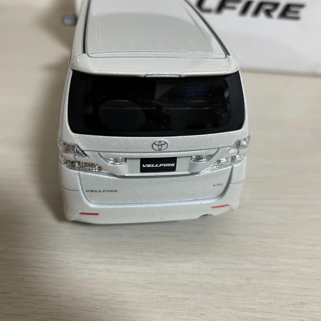 トヨタ　ヴェルファイア　カラーサンプル　ホワイトパールクリスタルシャイン