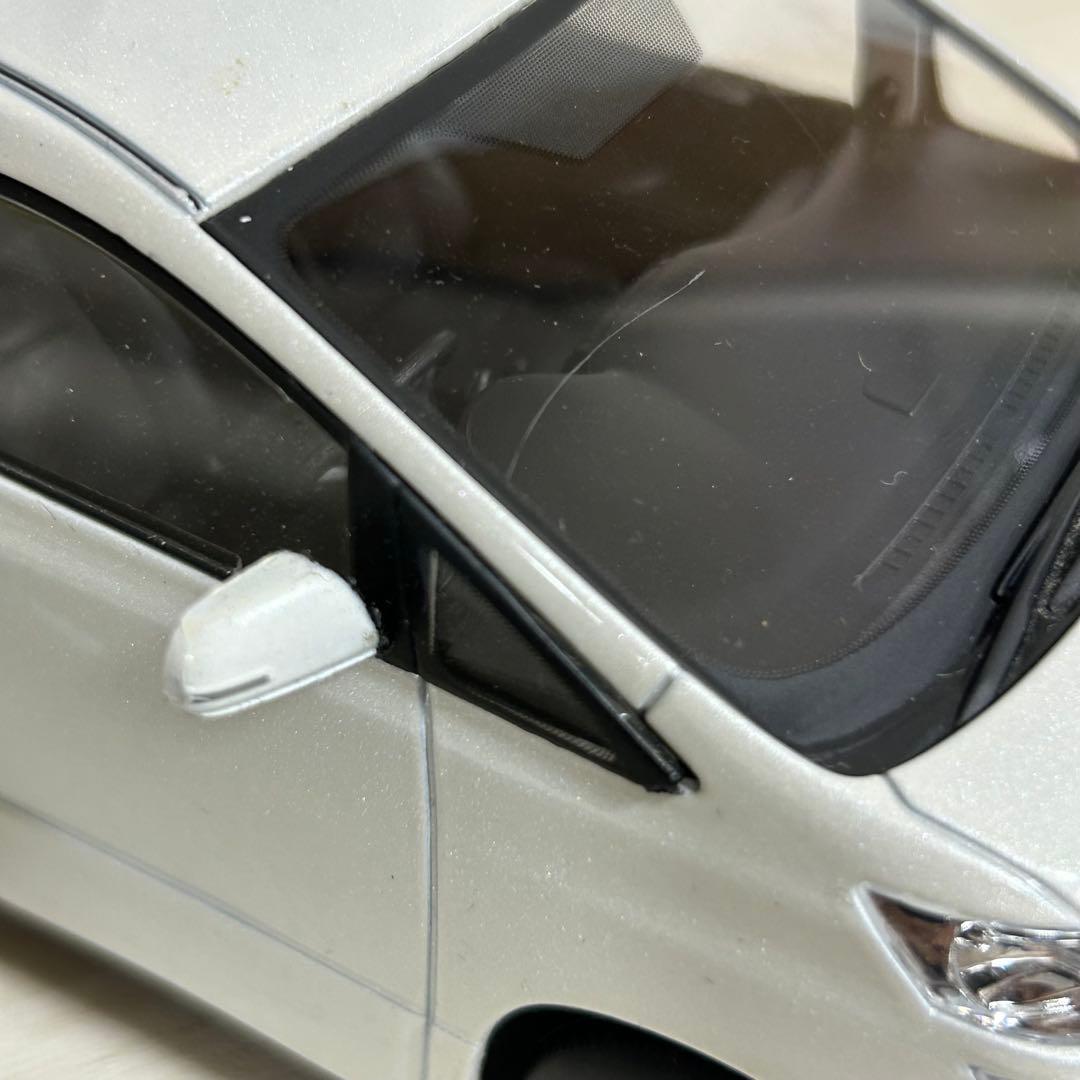 トヨタ　ヴェルファイア　カラーサンプル　ホワイトパールクリスタルシャイン