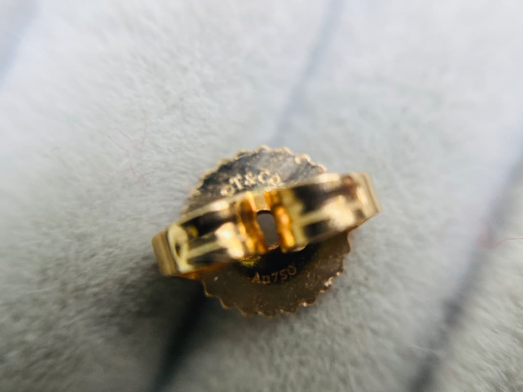 月末お値下げ　ティファニー　ラブ&キス　ピアス　片耳　XO　７５０　k18