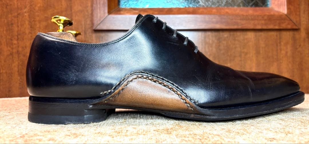 美品　MAGNANNI ホールカット　オパンケ　EU39 黒　本革