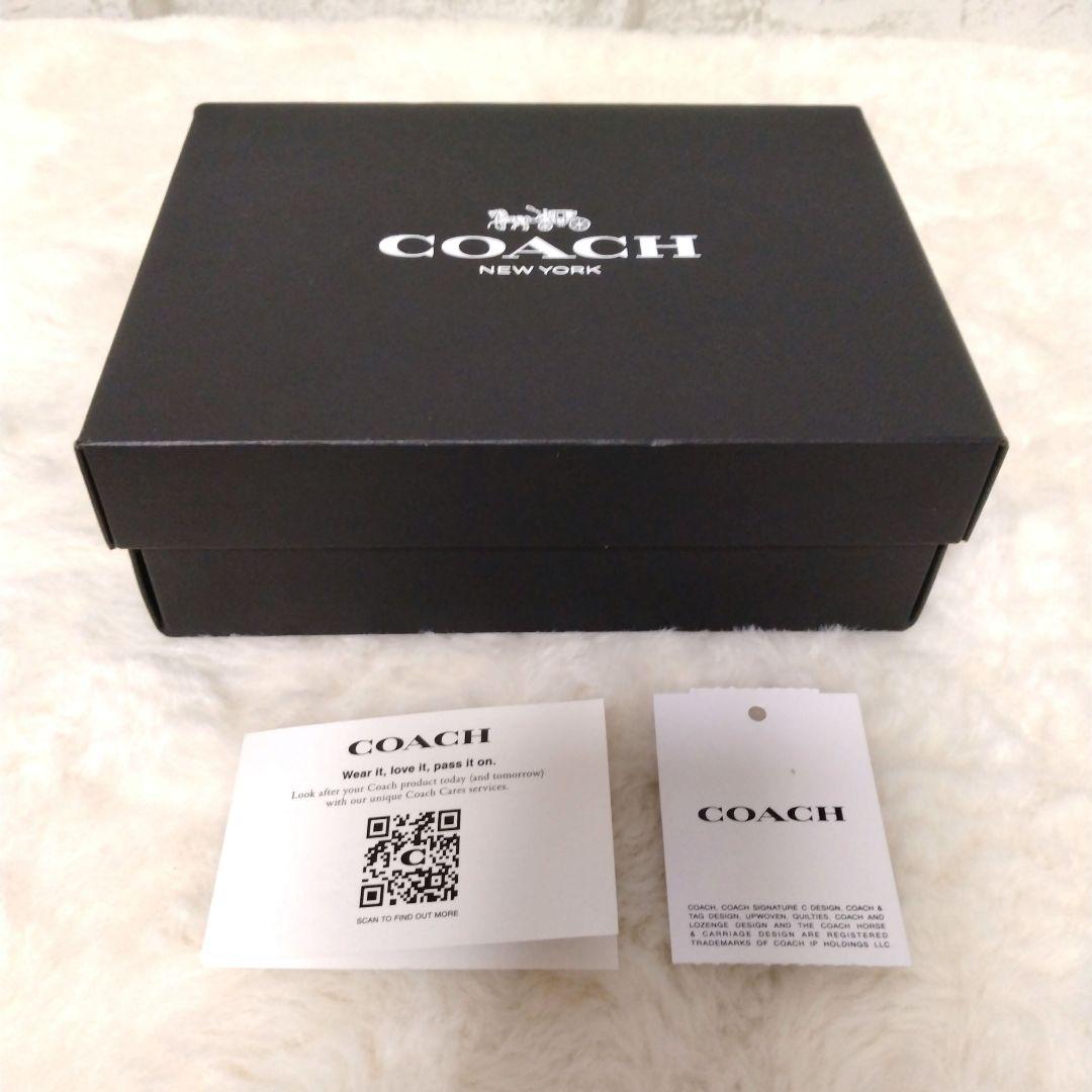 【未使用品】コーチ エッセンシャル スモール ジップ チャーム ウォレット