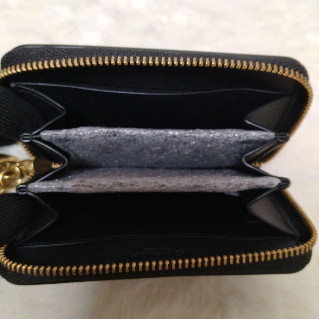 【未使用品】コーチ エッセンシャル スモール ジップ チャーム ウォレット