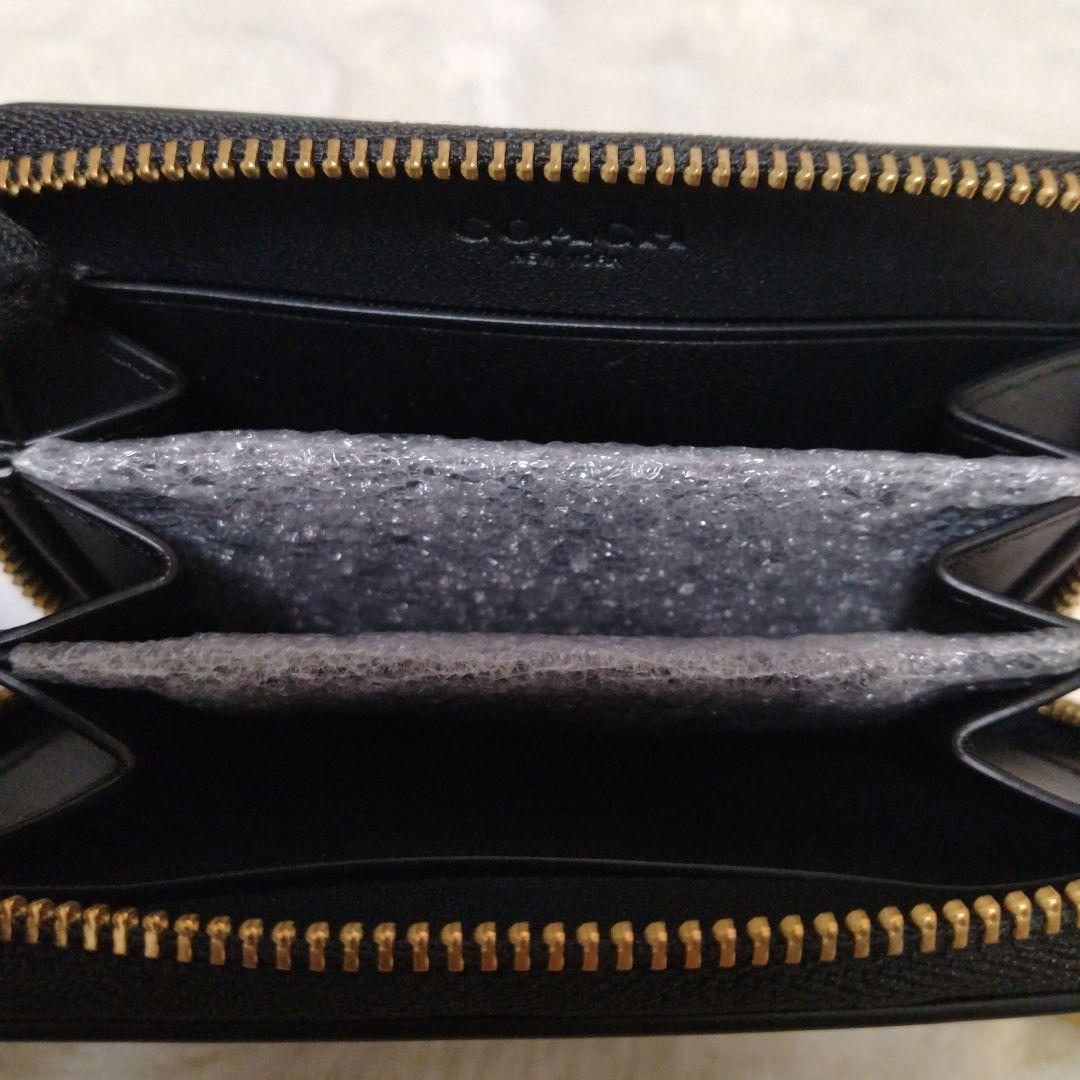 【未使用品】コーチ エッセンシャル スモール ジップ チャーム ウォレット