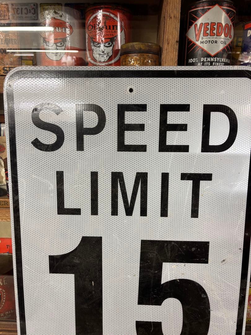 USA スピードリミット看板