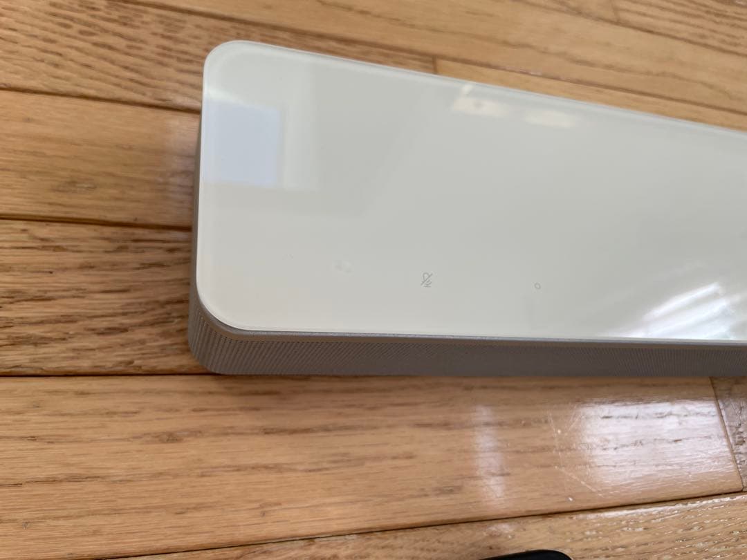 BOSE SOUNDBAR 700 ホワイトスピーカー ホームシアター ポーズ