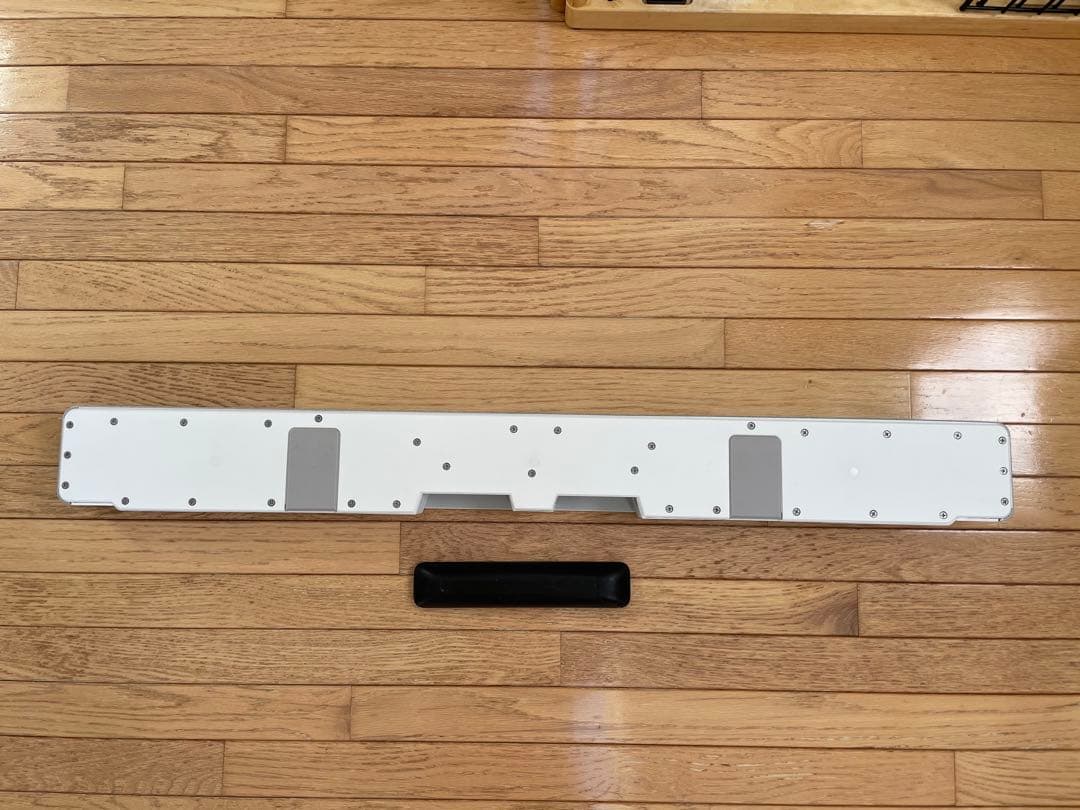 BOSE SOUNDBAR 700 ホワイトスピーカー ホームシアター ポーズ