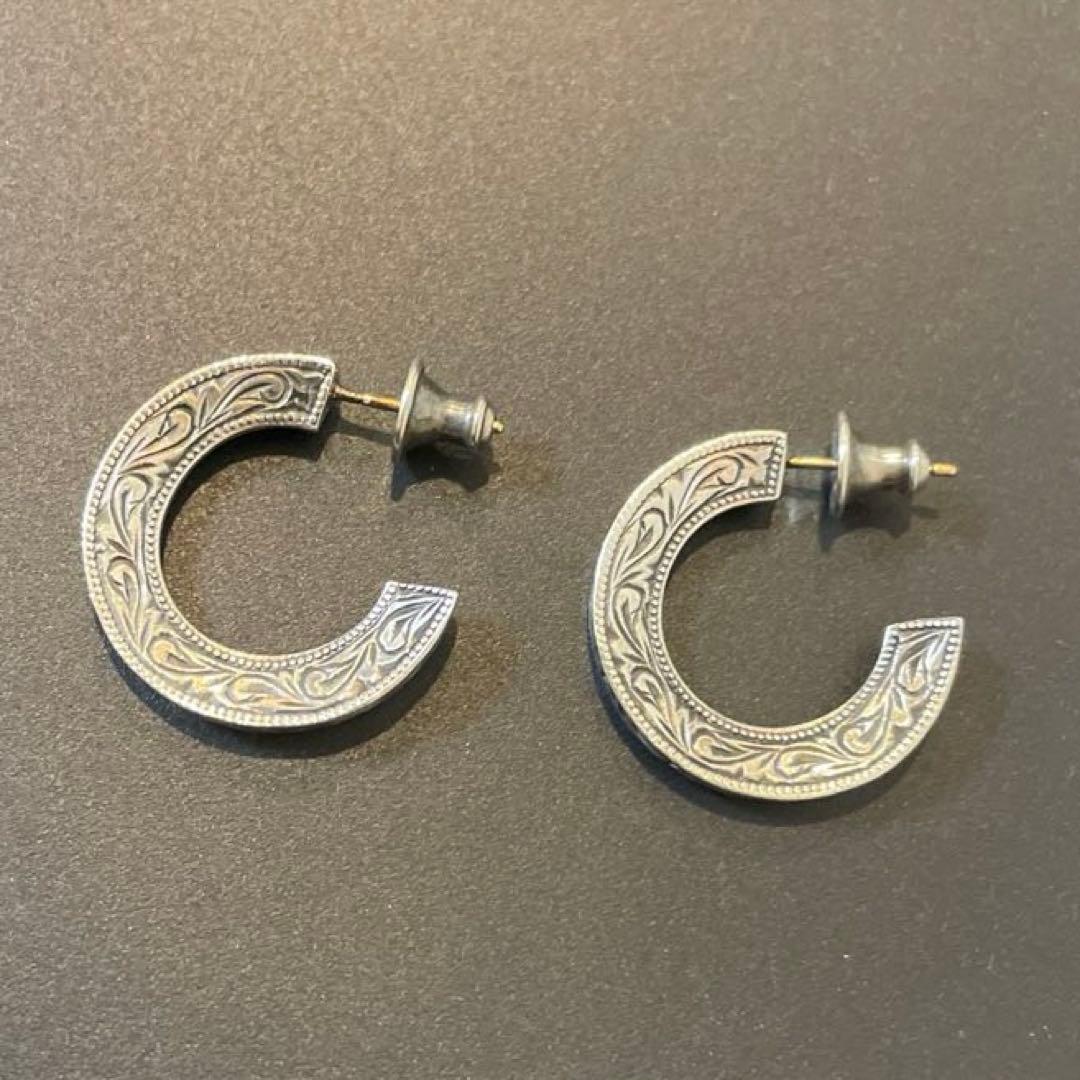 アクセサリー ANTIDOTE BUYERS CLUB Engraved Triangle