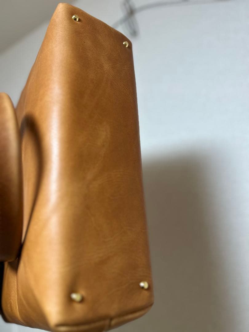 総手縫い　トートバッグ　ハンドル長め　男性にもおすすめ　フルタンニン　ヌメ革