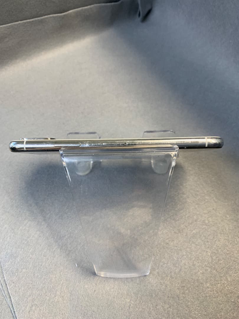 美品　国内版　SIMフリー　iPhoneXS 64GB ホワイト色