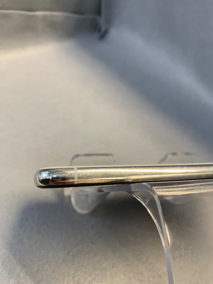 美品　国内版　SIMフリー　iPhoneXS 64GB ホワイト色