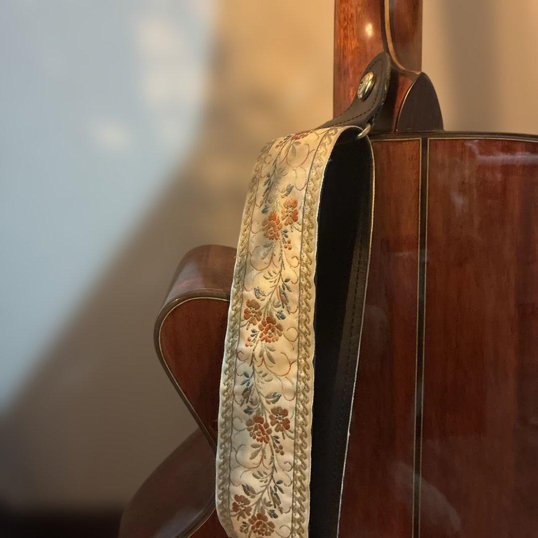 アコースティックギター カッタウェイデザイン