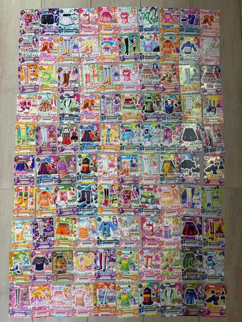 アイカツ　ファイル　公式ファンブック　カード700枚以上