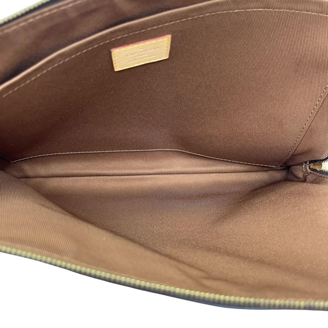極美品 ルイヴィトン M44499 エテュイ ヴォワヤージュMM クラッチバッグ